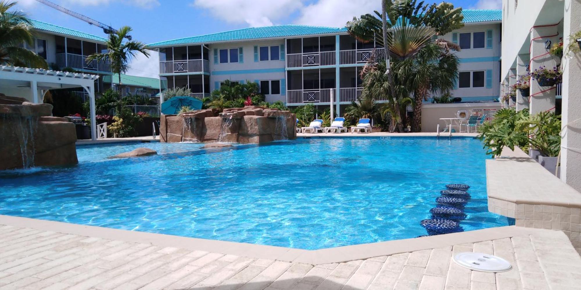 Seven Mile Beach Resort George Town Buitenkant foto