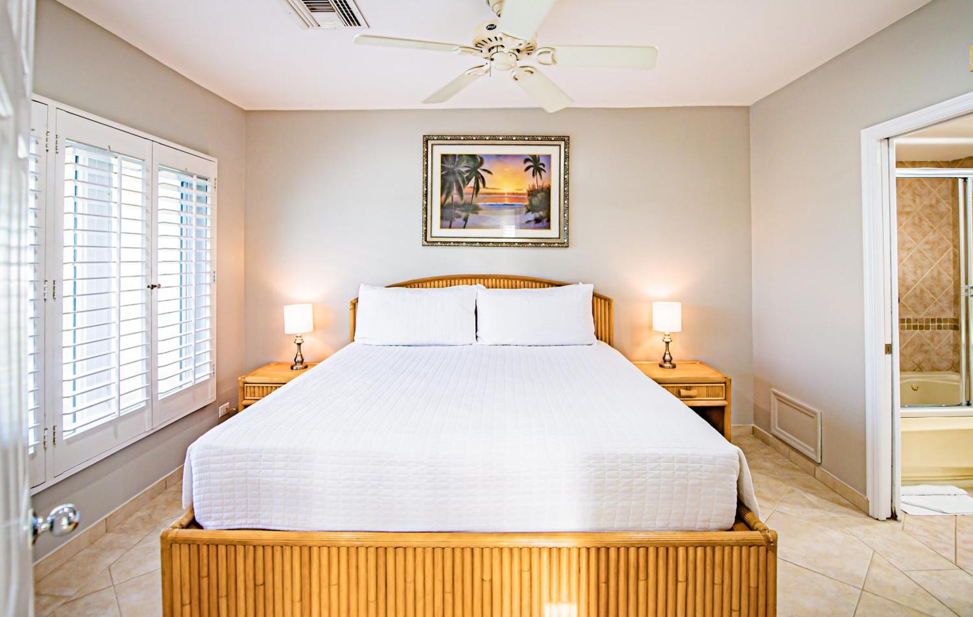 Seven Mile Beach Resort George Town Buitenkant foto