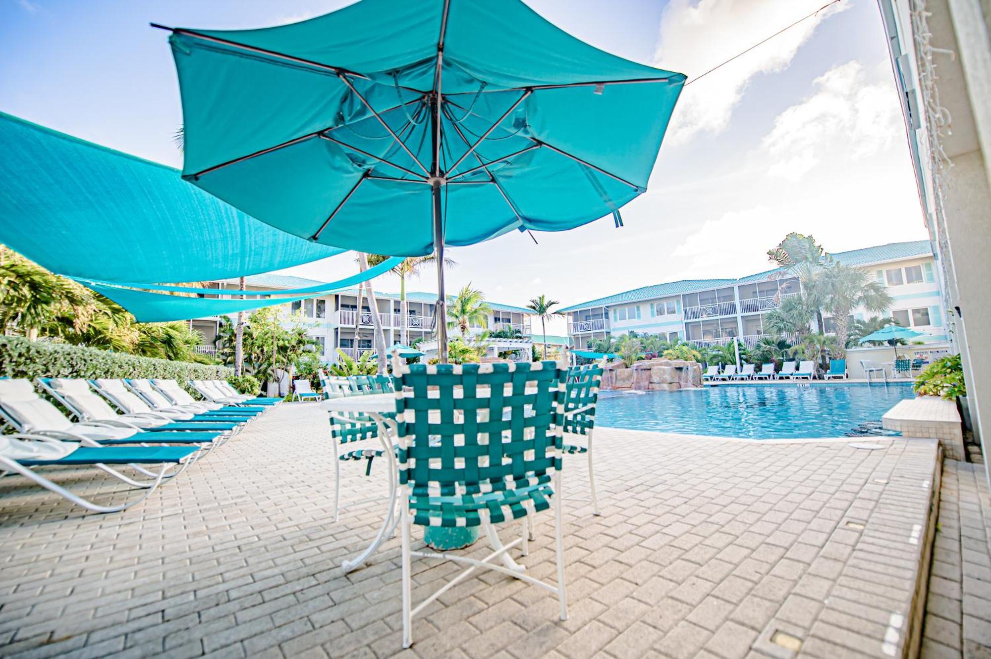 Seven Mile Beach Resort George Town Buitenkant foto