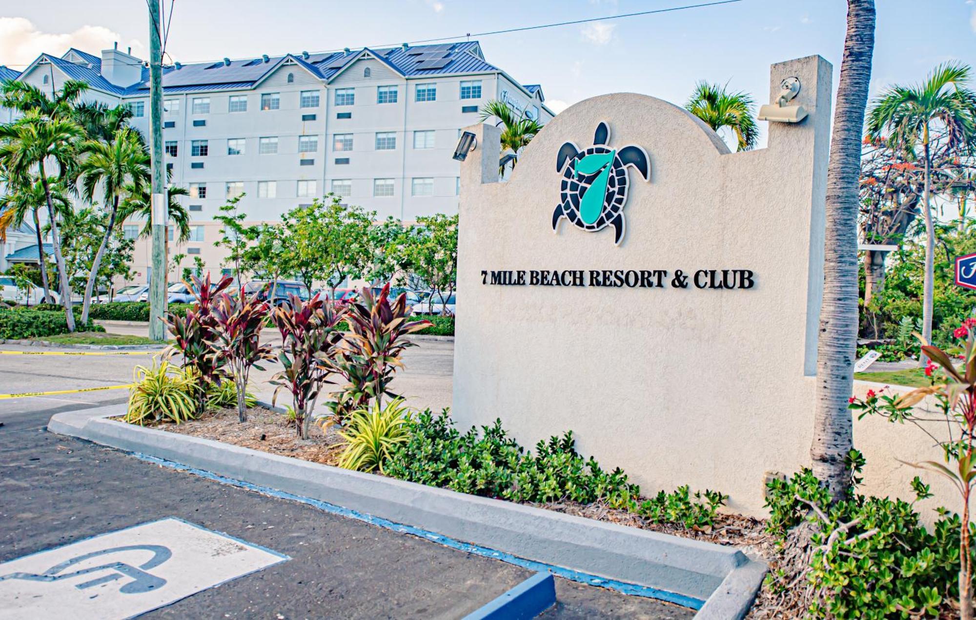Seven Mile Beach Resort George Town Buitenkant foto