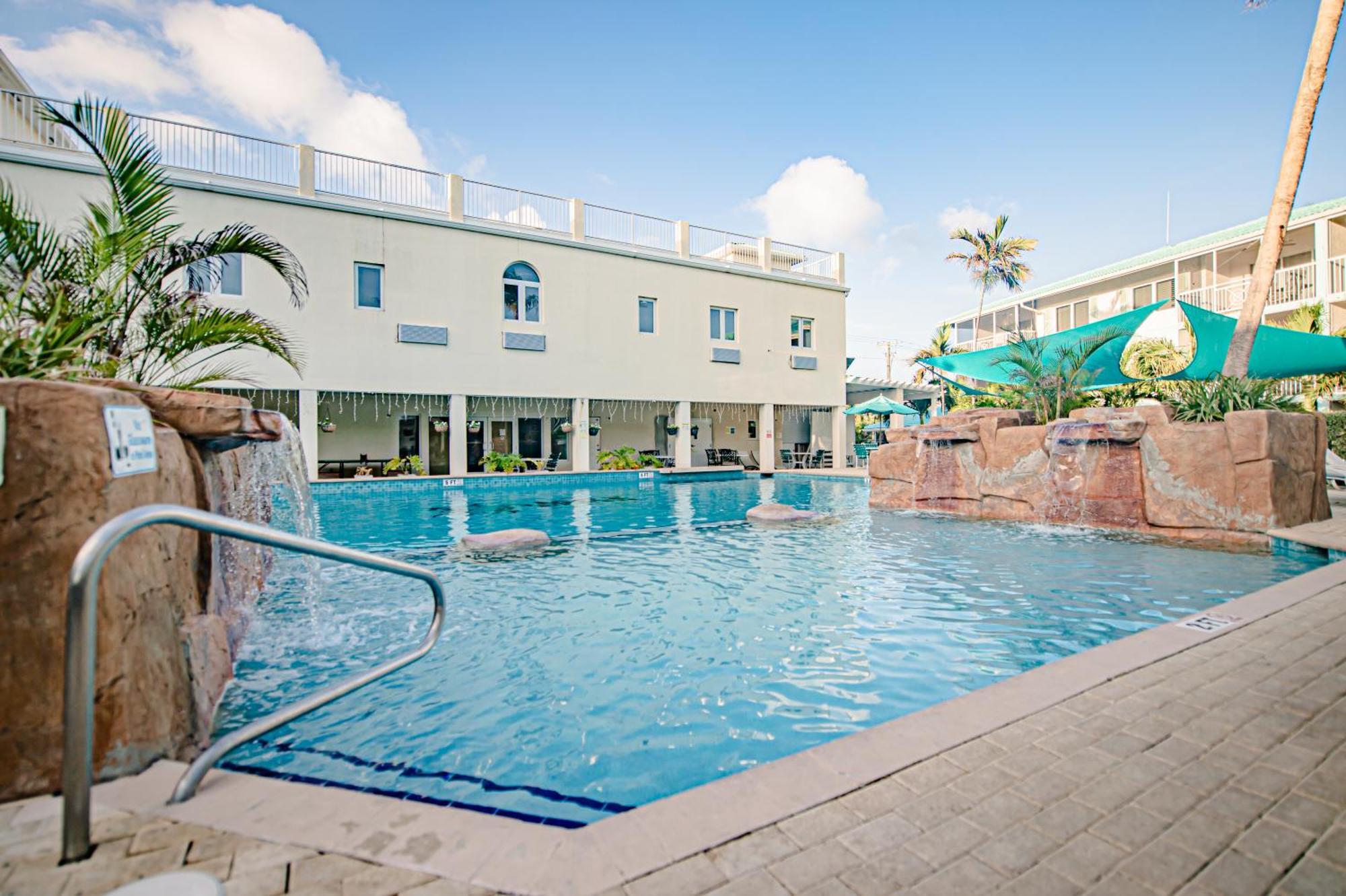 Seven Mile Beach Resort George Town Buitenkant foto