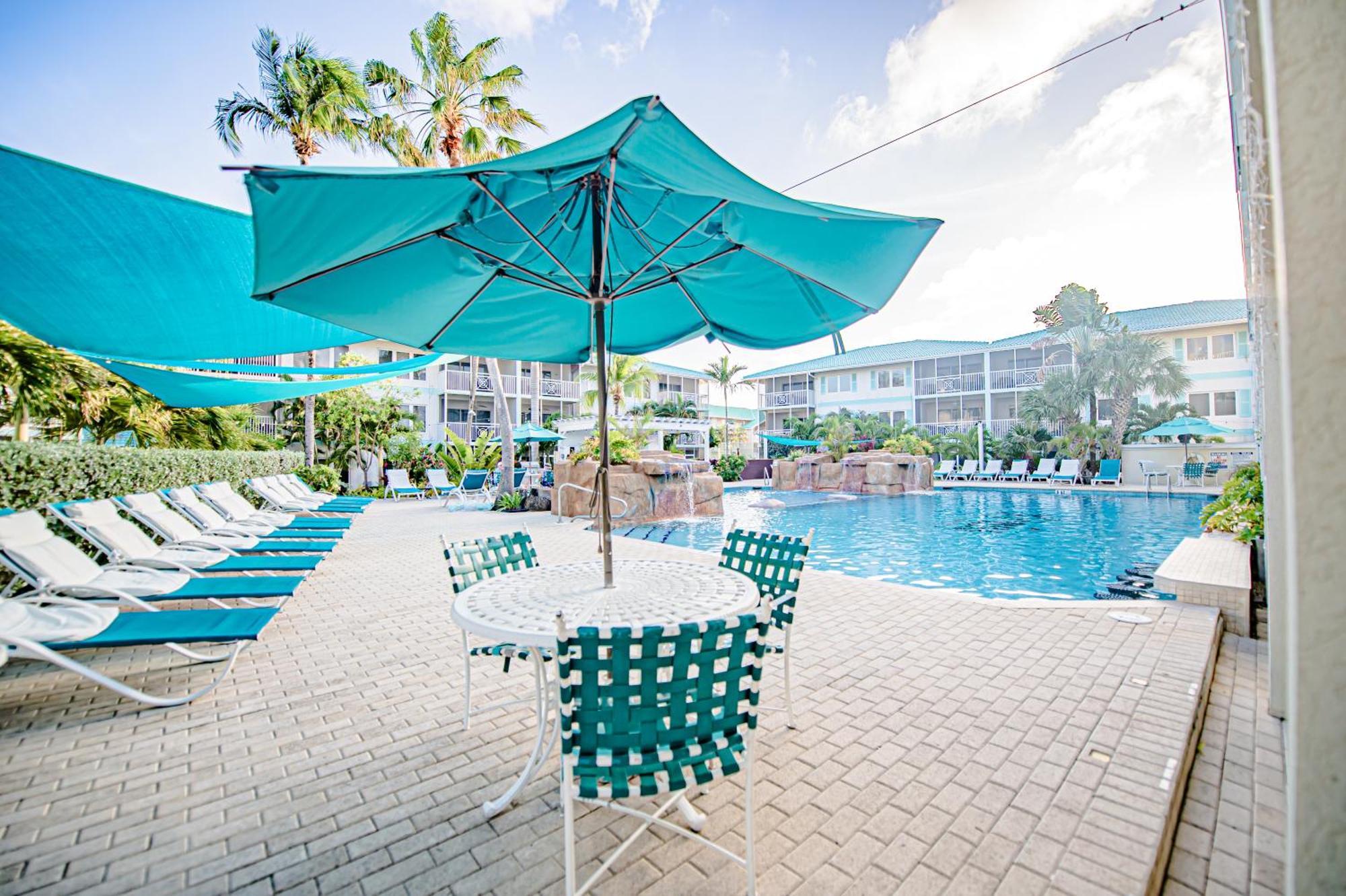 Seven Mile Beach Resort George Town Buitenkant foto