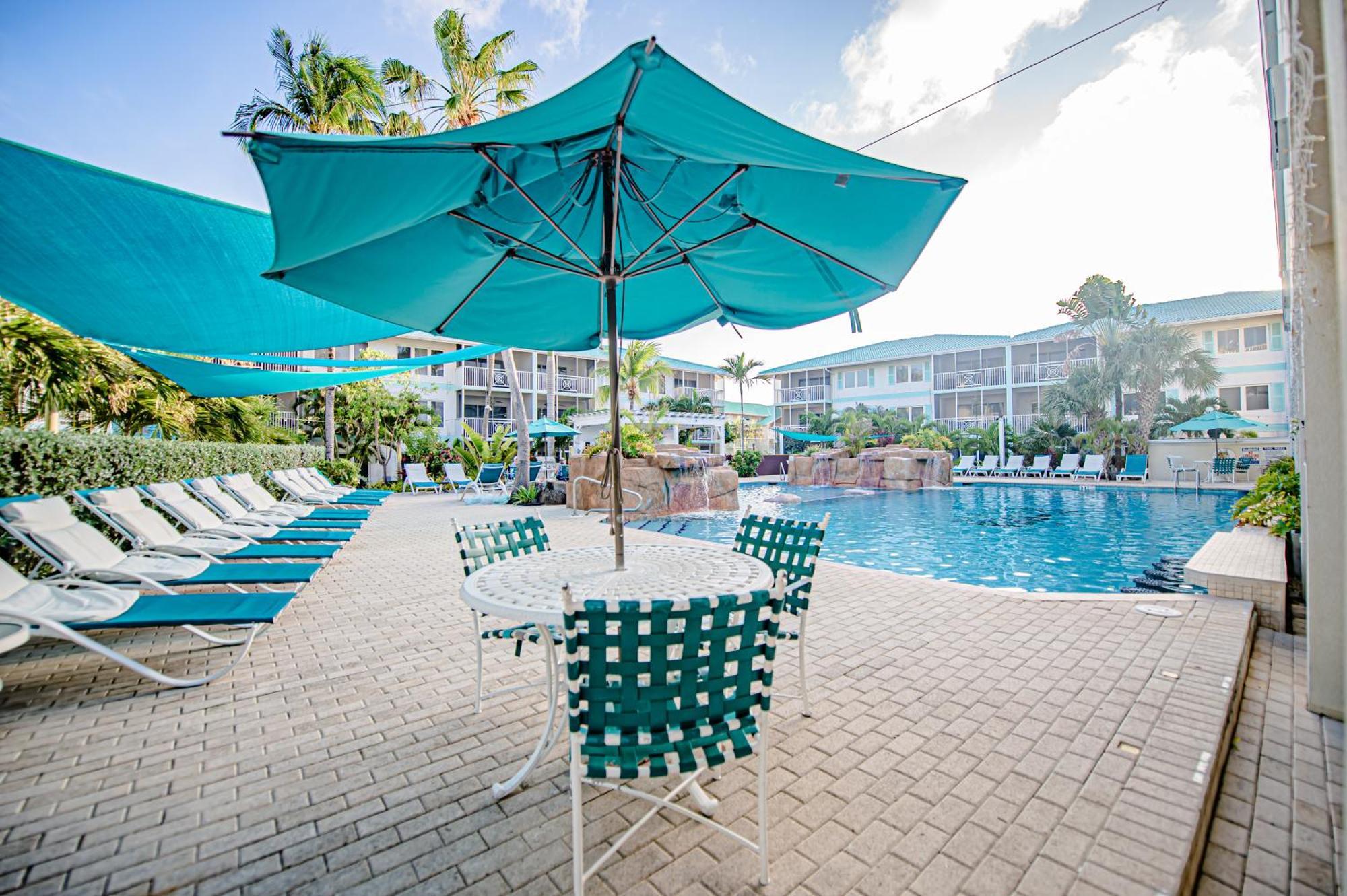 Seven Mile Beach Resort George Town Buitenkant foto