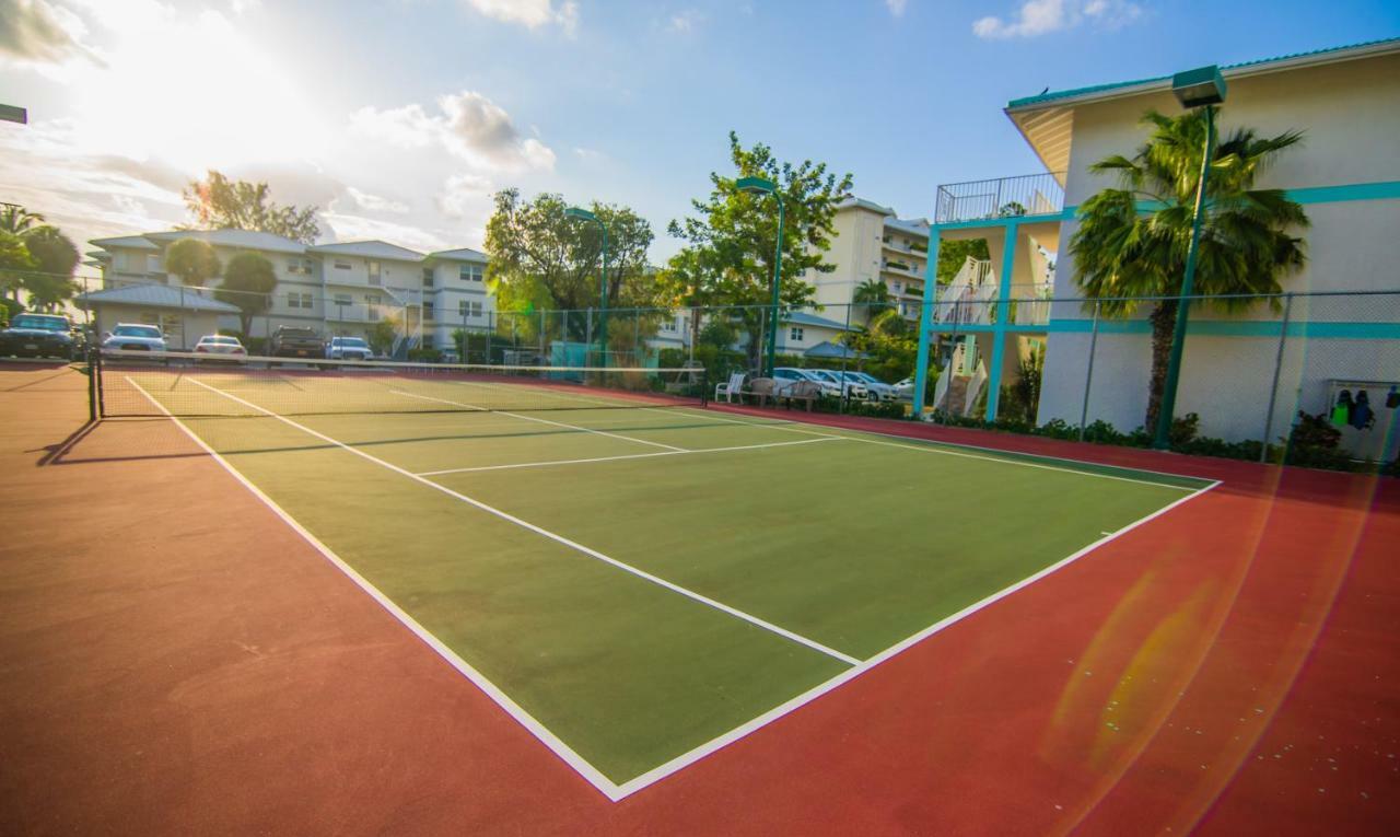 Seven Mile Beach Resort George Town Buitenkant foto